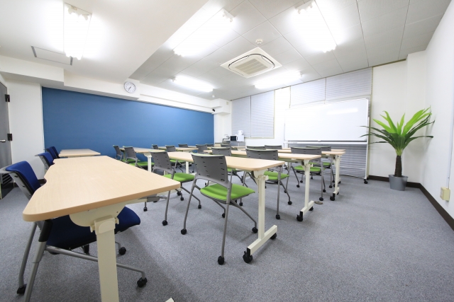 技人国申請した方が研修を受けるイメージ